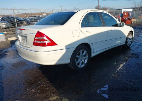 2007 Mercedes-Benz C 280 Luxury 4Matic из США, поврежденный, VIN WDBRF92H17F902918